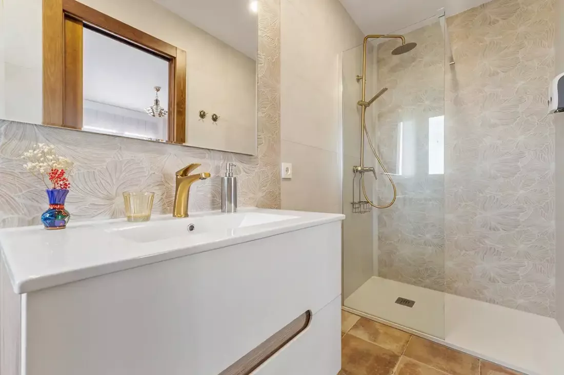 Baño dormitorio otoño