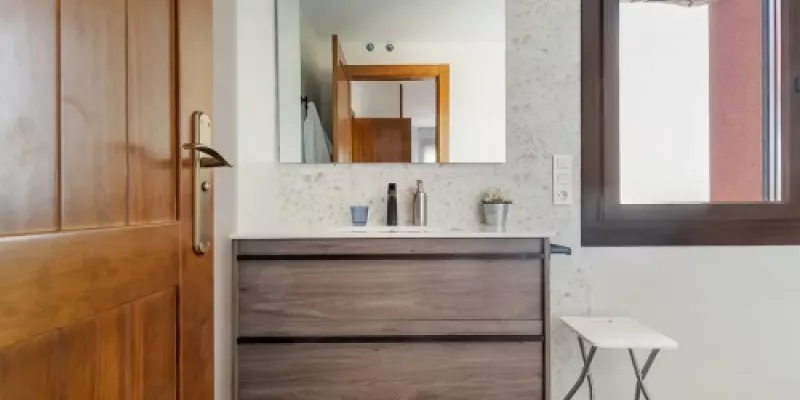 Casa Rural Los Hebrero con jardín y espacios verdes