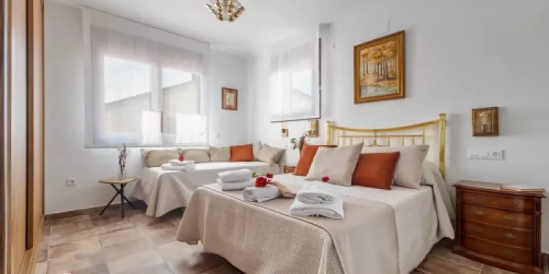 Casa Rural en Torrecaballeros con piscina climatizada